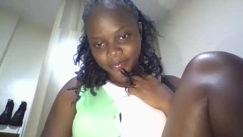 Snapshot of ebony_tasha chatting on May 2026 05:18:01 PM tasha online show from May 2026 05:18:01 PM