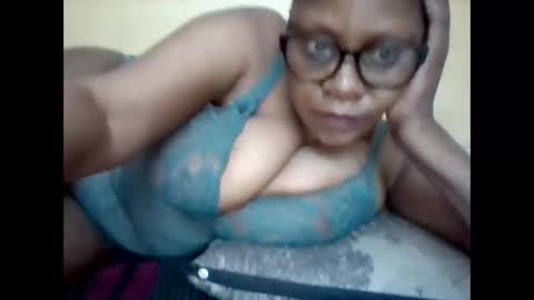 Snapshot of ebonybussy chatting on February 2026 09:13:02 AM MAMITO online show from February 2026 09:13:02 AM