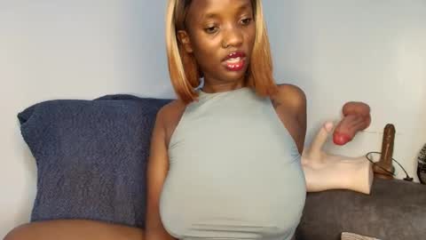 Ebony Melanie online show from March 2026 03:18:01 PM