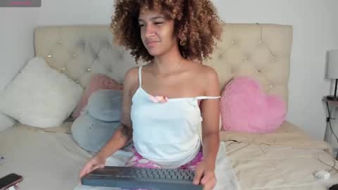 Queen Ebony online show from December 2024 06:09:01 PM