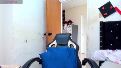 Angela online show from January 2025 05:48:01 PM