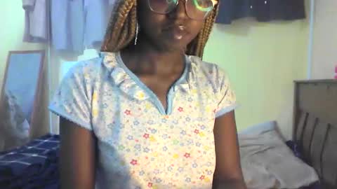 Ebonymuse2 online show from April 2026 01:01:02 PM