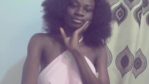 Snapshot of ebonypetiti chatting on September 2025 05:51:02 PM queen online show from September 2025 05:51:02 PM