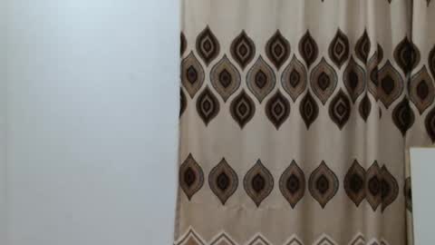 Snapshot of ebonypetiti chatting on February 2026 08:03:02 PM queen online show from February 2026 08:03:02 PM