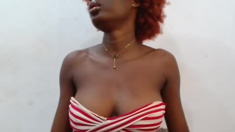 Snapshot of ebonypetiti chatting on February 2026 09:13:02 PM queen online show from February 2026 09:13:02 PM