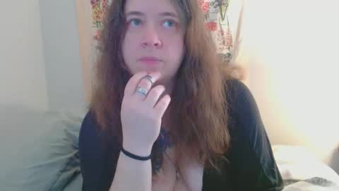 Snapshot of echosol17 chatting on April 2026 06:20:01 PM Weird Echo online show from April 2026 06:20:01 PM