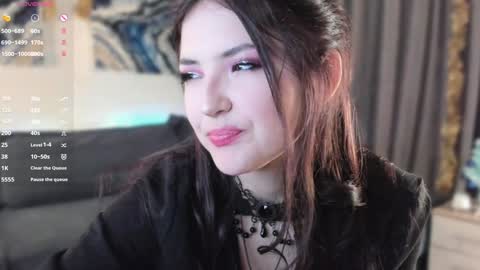 Viola online show from December 2024 05:01:02 PM