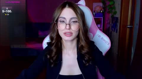 Snapshot of edelinemaher chatting on March 2026 03:38:02 PM Edeline online show from March 2026 03:38:02 PM