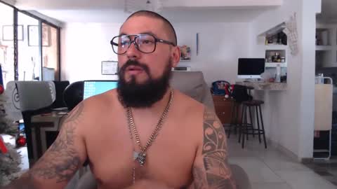 edgarram83 online show from December 2024 07:25:02 PM