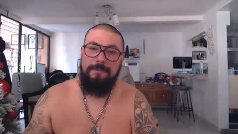 edgarram83 online show from December 2024 08:32:01 PM