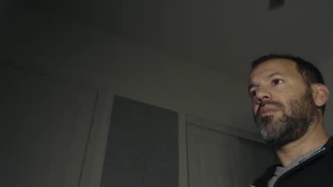 Snapshot of edge_masters chatting on December 2024 01:22:01 AM EdgeM online show from December 2024 01:22:01 AM