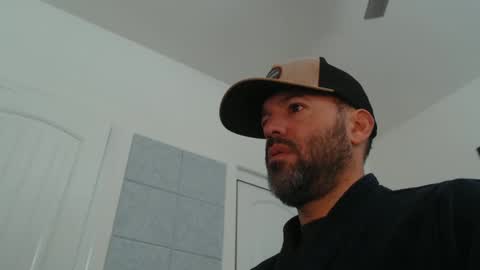 Snapshot of edge_masters chatting on December 2024 04:40:01 PM EdgeM online show from December 2024 04:40:01 PM