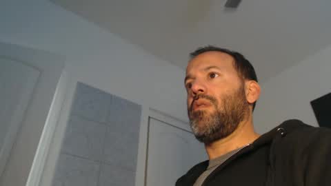 Snapshot of edge_masters chatting on January 2025 11:24:01 PM EdgeM online show from January 2025 11:24:01 PM