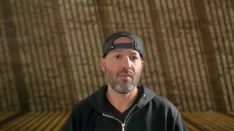 Snapshot of edge_masters chatting on March 2025 08:18:02 PM EdgeM online show from March 2025 08:18:02 PM