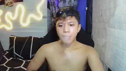 Snapshot of edrianburca052 chatting on November 2025 07:46:02 PM urasian chub online show from November 2025 07:46:02 PM