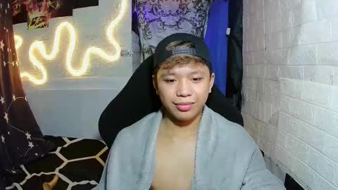 Snapshot of edrianburca052 chatting on November 2025 10:08:02 PM urasian chub online show from November 2025 10:08:02 PM