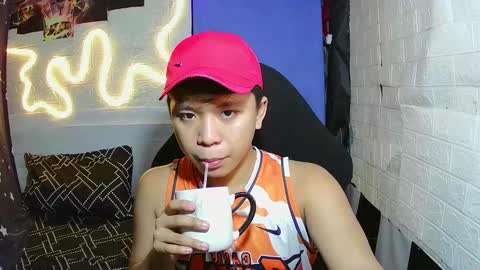 Snapshot of edrianburca052 chatting on December 2025 06:25:01 PM urasian chub online show from December 2025 06:25:01 PM