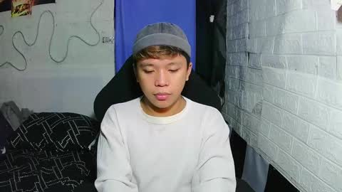 Snapshot of edrianburca052 chatting on December 2025 06:44:02 AM urasian chub online show from December 2025 06:44:02 AM