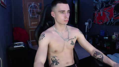 Snapshot of eduard_loveee chatting on December 2024 03:13:02 PM Eduar online show from December 2024 03:13:02 PM