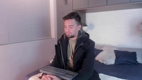 Eduardo online show from March 2025 03:51:02 AM