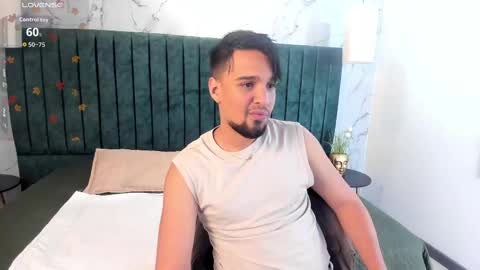 Eduardo online show from September 2025 03:38:02 AM