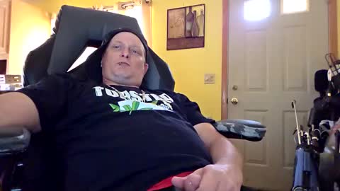 edwardaims_2please online show from September 2025 05:25:01 PM