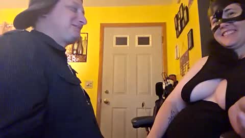 edwardaims_2please online show from October 2025 02:09:02 AM