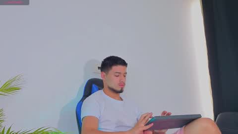 Edward Ross online show from October 2025 08:48:02 PM