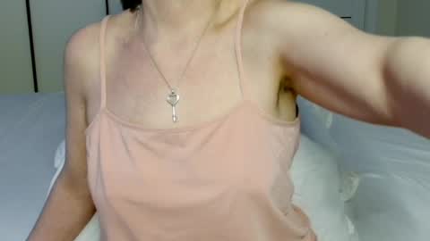 Snapshot of eelena4kiss chatting on May 2026 08:28:01 PM eelena4kiss online show from May 2026 08:28:01 PM