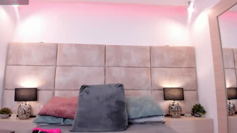 Eevee online show from April 2026 01:11:01 AM