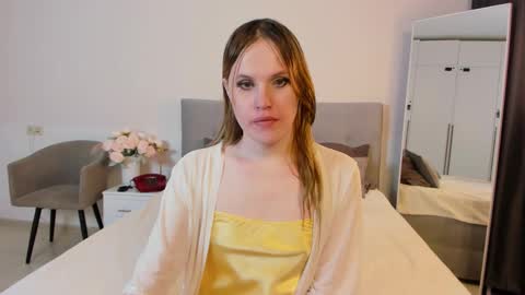 Effie Mur online show from November 2025 05:39:02 AM