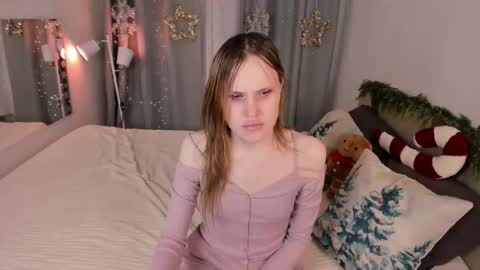 Effie Mur online show from December 2025 08:47:02 PM