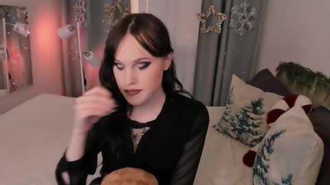 Effie Mur online show from January 2026 10:01:01 PM