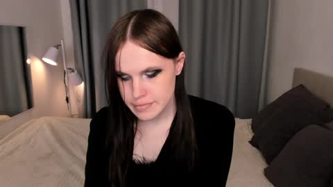 Effie Mur online show from February 2026 10:22:01 PM