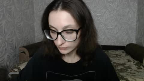 Snapshot of effy_gray chatting on November 2025 09:21:01 AM Anna online show from November 2025 09:21:01 AM