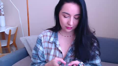 Snapshot of effy_m chatting on December 2024 09:50:02 AM Effy online show from December 2024 09:50:02 AM