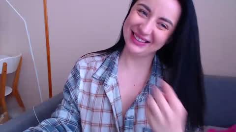 Snapshot of effy_m chatting on January 2025 12:57:02 PM Effy online show from January 2025 12:57:02 PM