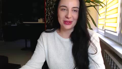 Snapshot of effy_m chatting on September 2025 10:29:01 AM Effy online show from September 2025 10:29:01 AM