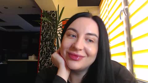 Snapshot of effy_m chatting on October 2025 11:02:01 AM Effy online show from October 2025 11:02:01 AM