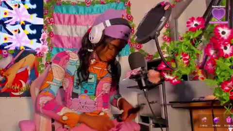 effy_marinn online show from October 2025 02:51:02 PM