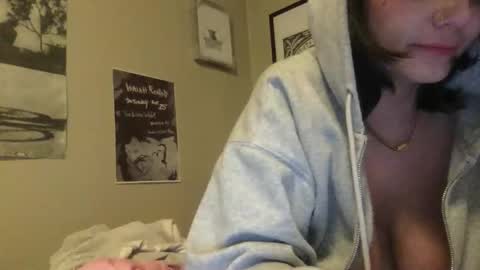 eggnog_and_booty online show from April 2026 11:55:02 PM