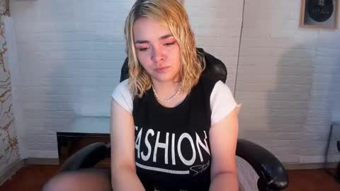 Eily online show from November 2025 01:23:02 PM