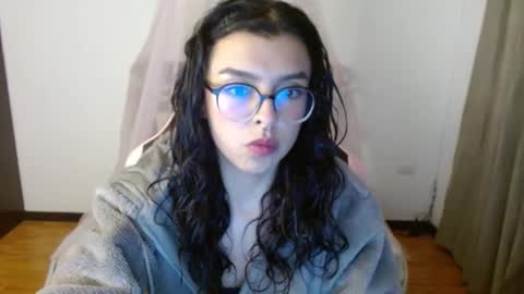 eilynro7 online show from September 2025 11:38:01 PM