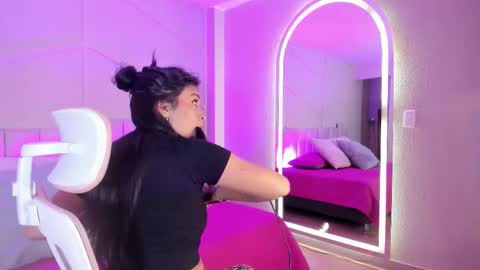 eimmy_bm online show from October 2025 11:09:02 AM