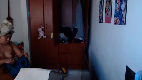 Snapshot of eimy_saenzz chatting on March 2026 02:08:01 PM eimy_saenzz online show from March 2026 02:08:01 PM