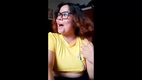 eimy_saenzz online show from April 2026 05:17:01 PM