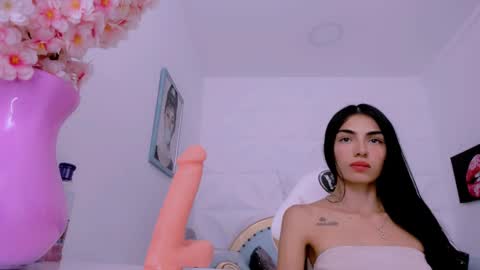 eimy online show from February 2025 03:46:01 PM