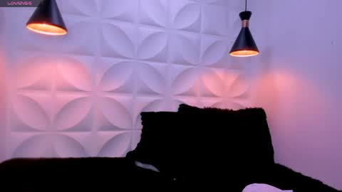 Snapshot of eimy_skinny chatting on May 2026 01:40:01 PM eimy online show from May 2026 01:40:01 PM