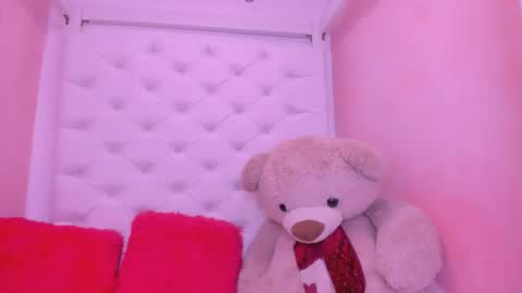 Snapshot of eimy_skinny chatting on June 2026 01:46:01 PM eimy online show from June 2026 01:46:01 PM