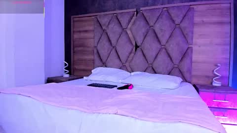 YG COUPLE online show from December 2025 08:59:01 PM